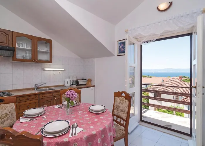 Three-bedroom In Appartement