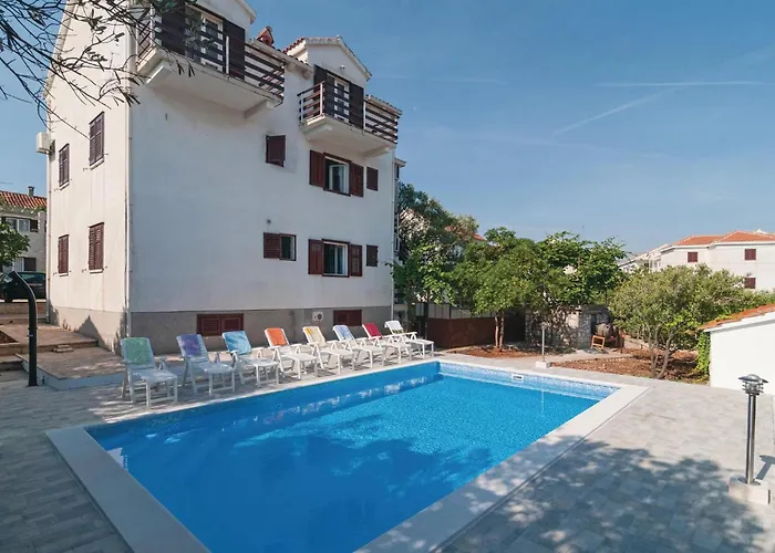 Three-bedroom In Appartement *