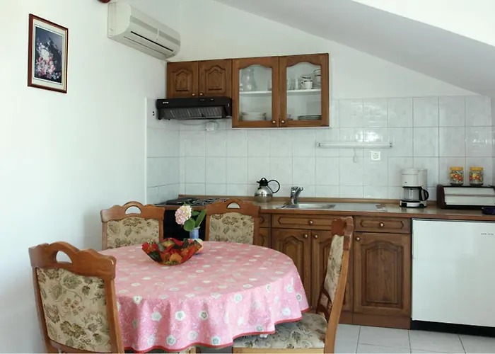 Three-bedroom In Appartement