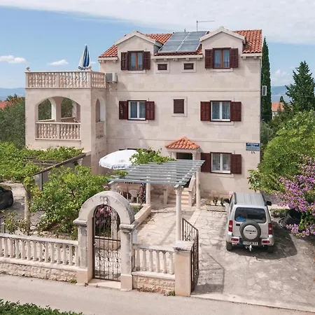 Gorgeous In With House Sea View Apartment