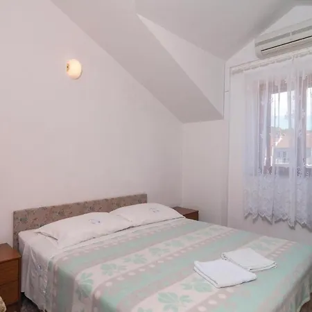 Apartamento Three-bedroom In *