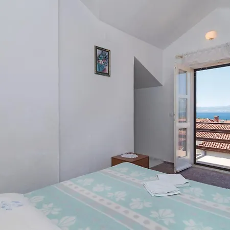 Three-bedroom In Apartamento *