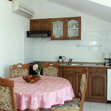 Three-bedroom In Apartamento