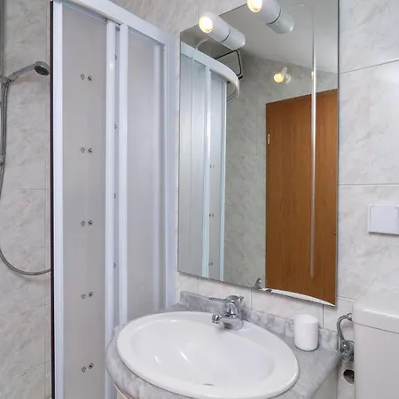 Apartamento Three-bedroom In *